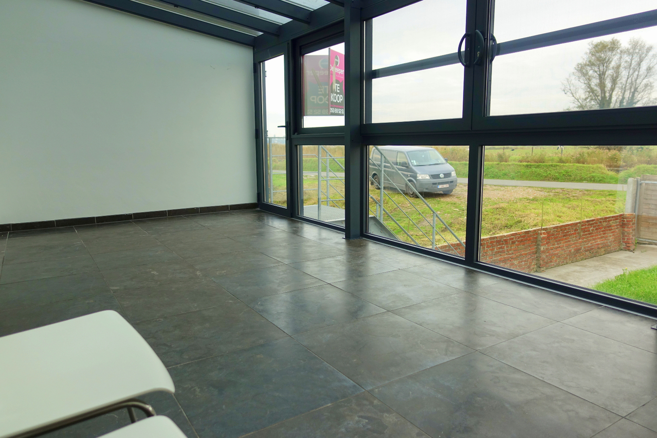 Vernieuwde woning aan het water 