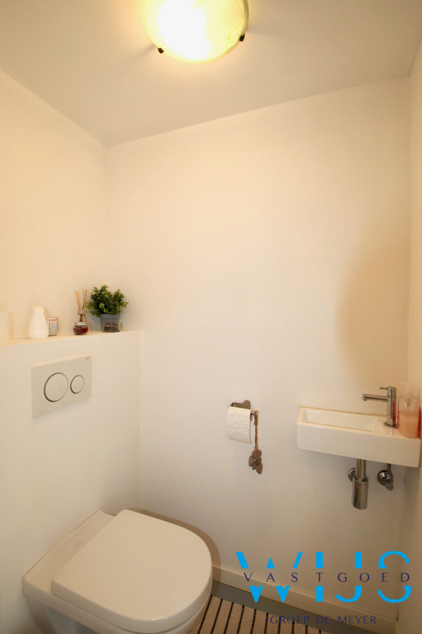 Instapklaar woonhuis op een prachtige ligging te Ertvelde ! 