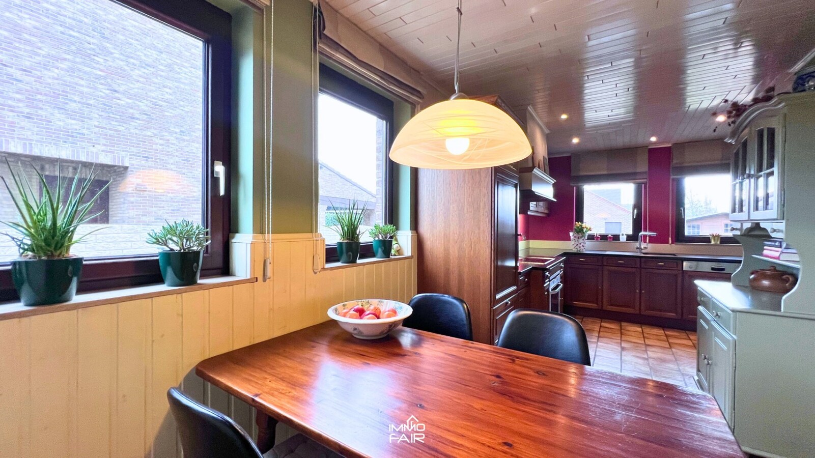 Goed onderhouden gezinswoning met vloerverwarming &amp; zonnepanelen! 