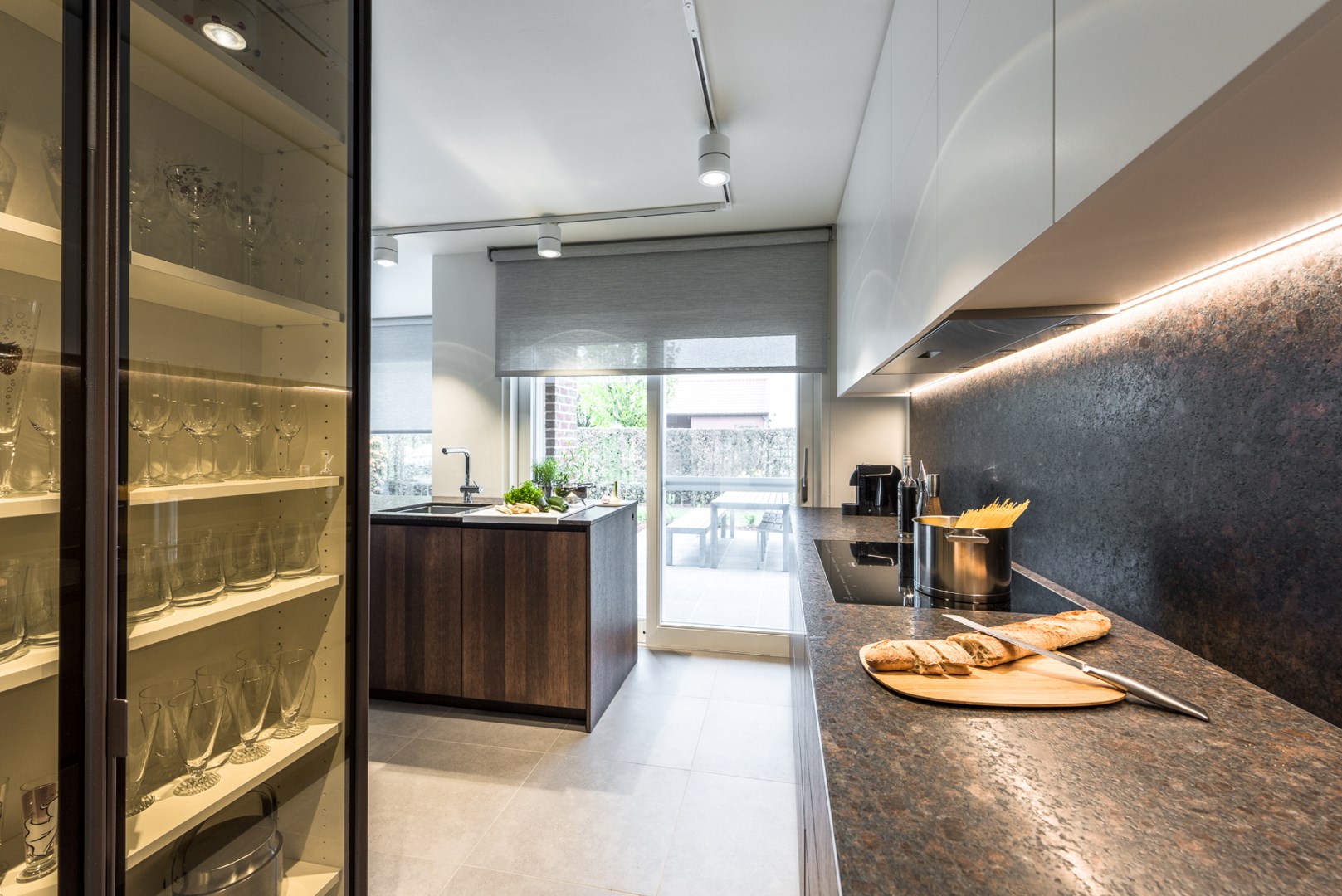 Keuken is praktisch ingericht en voorzien van alle comfort 