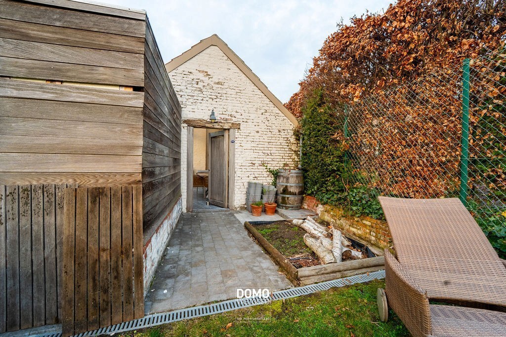 Verrassend ruime woning met karakter te Kuringen. 