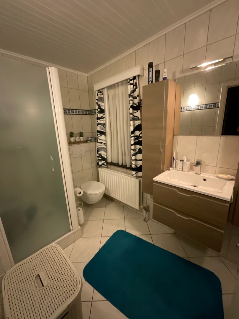 Goed onderhouden rijwoning met garage 