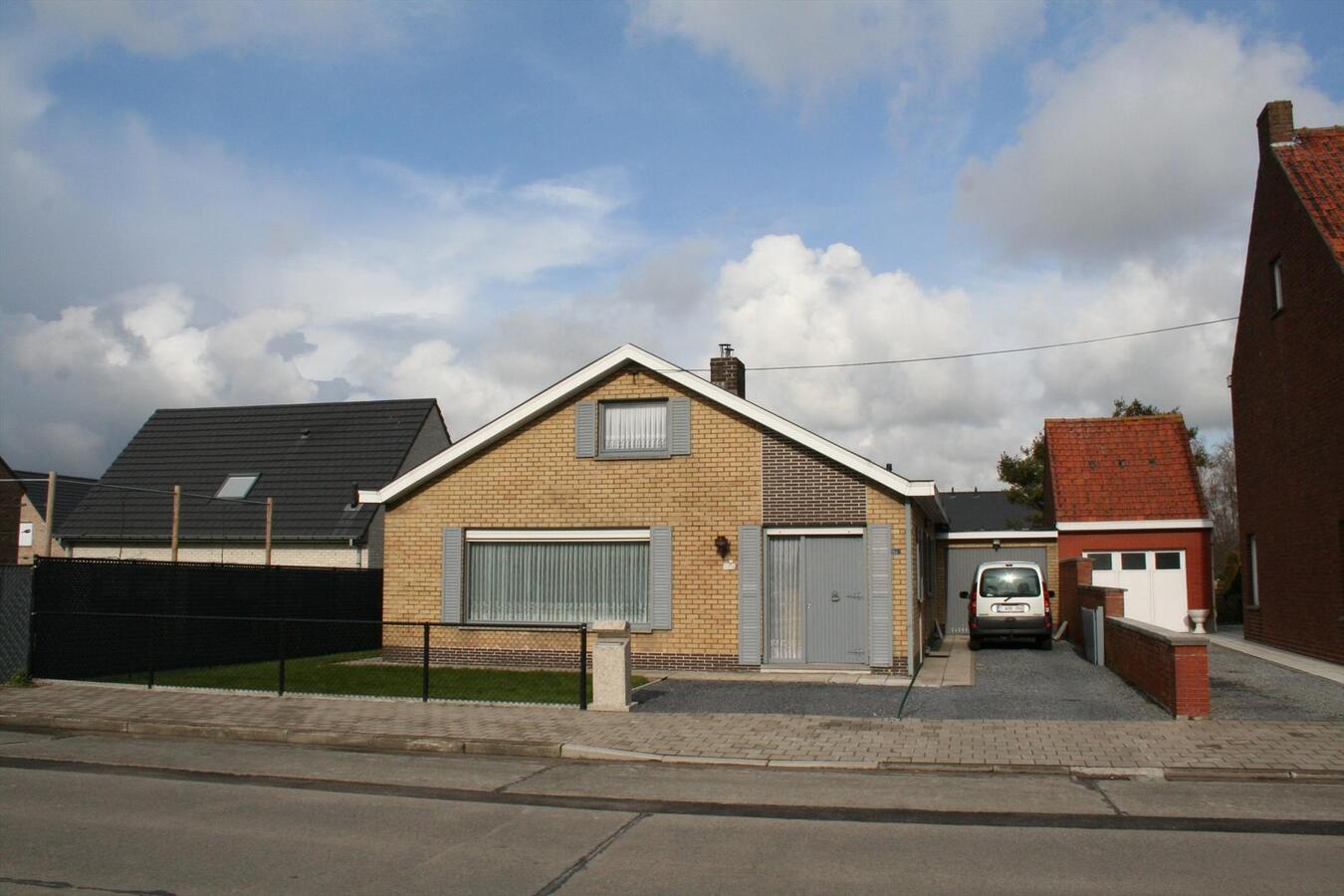 Goed gelegen gelijkvloerswoning met garage op 662m² 