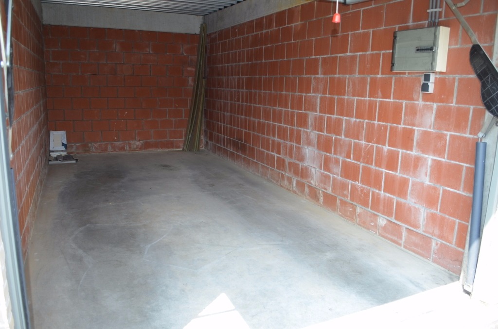 Recent app. met 2 slpks en garage te Lovendegem 