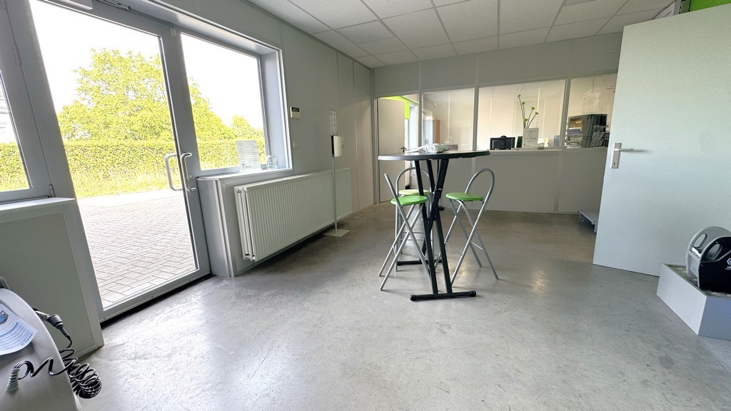 Instapklare bedrijfsunits te huur nabij E313 te Wommelgem
