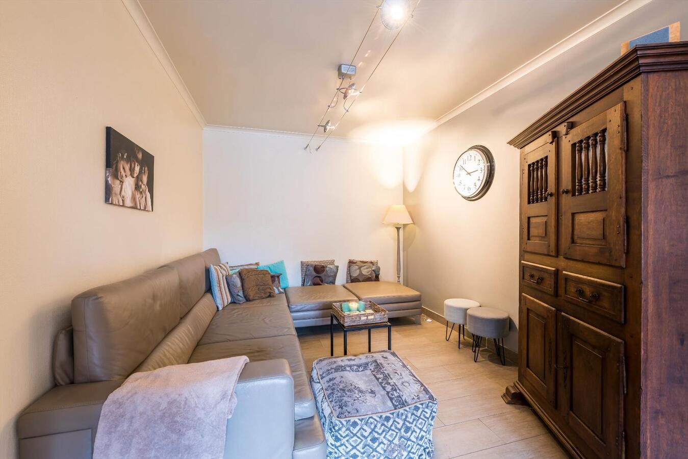 Klassevolle herenwoning met praktijkruimte 