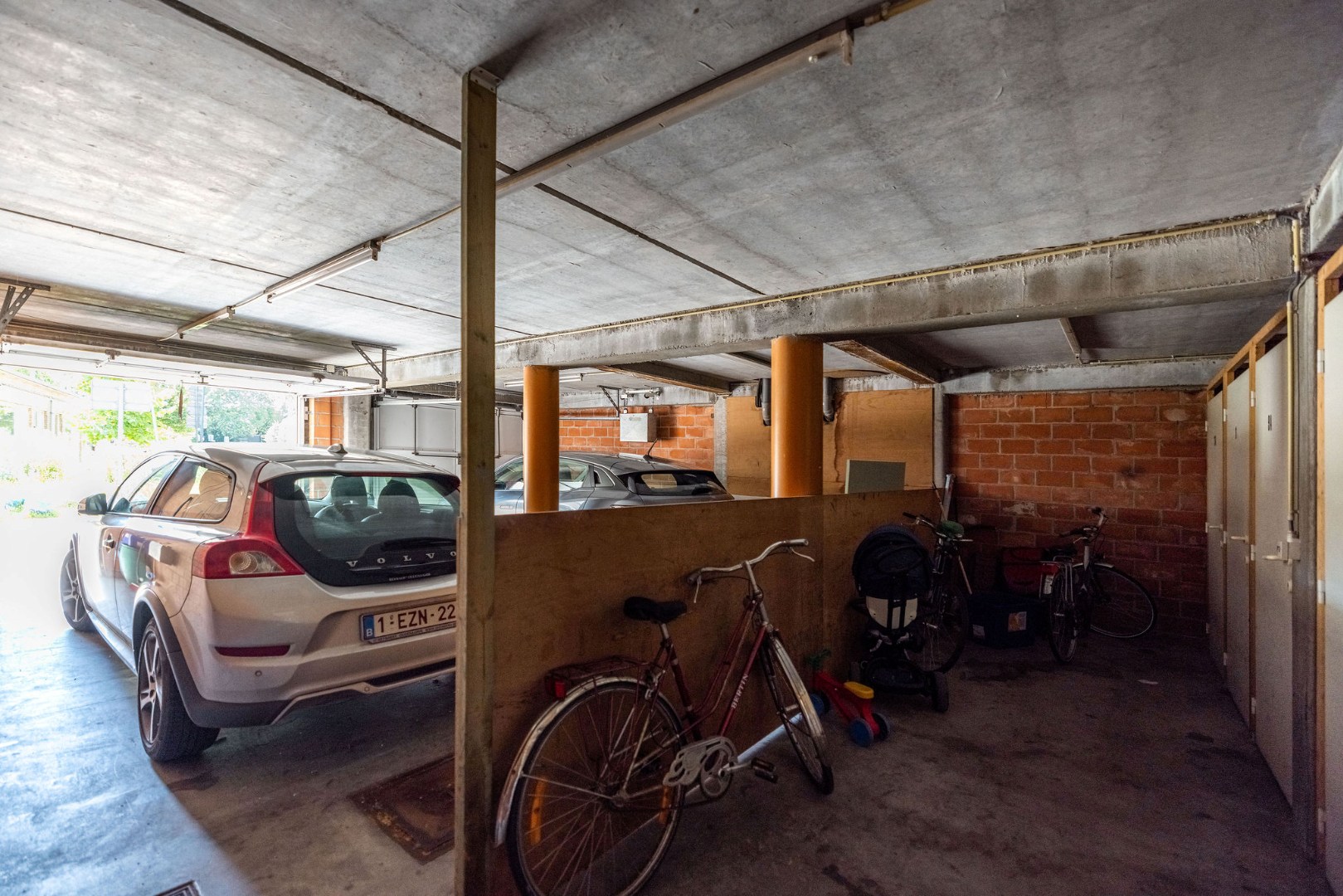 Lichtrijke studio met parkzicht te Sint-Amandsberg 