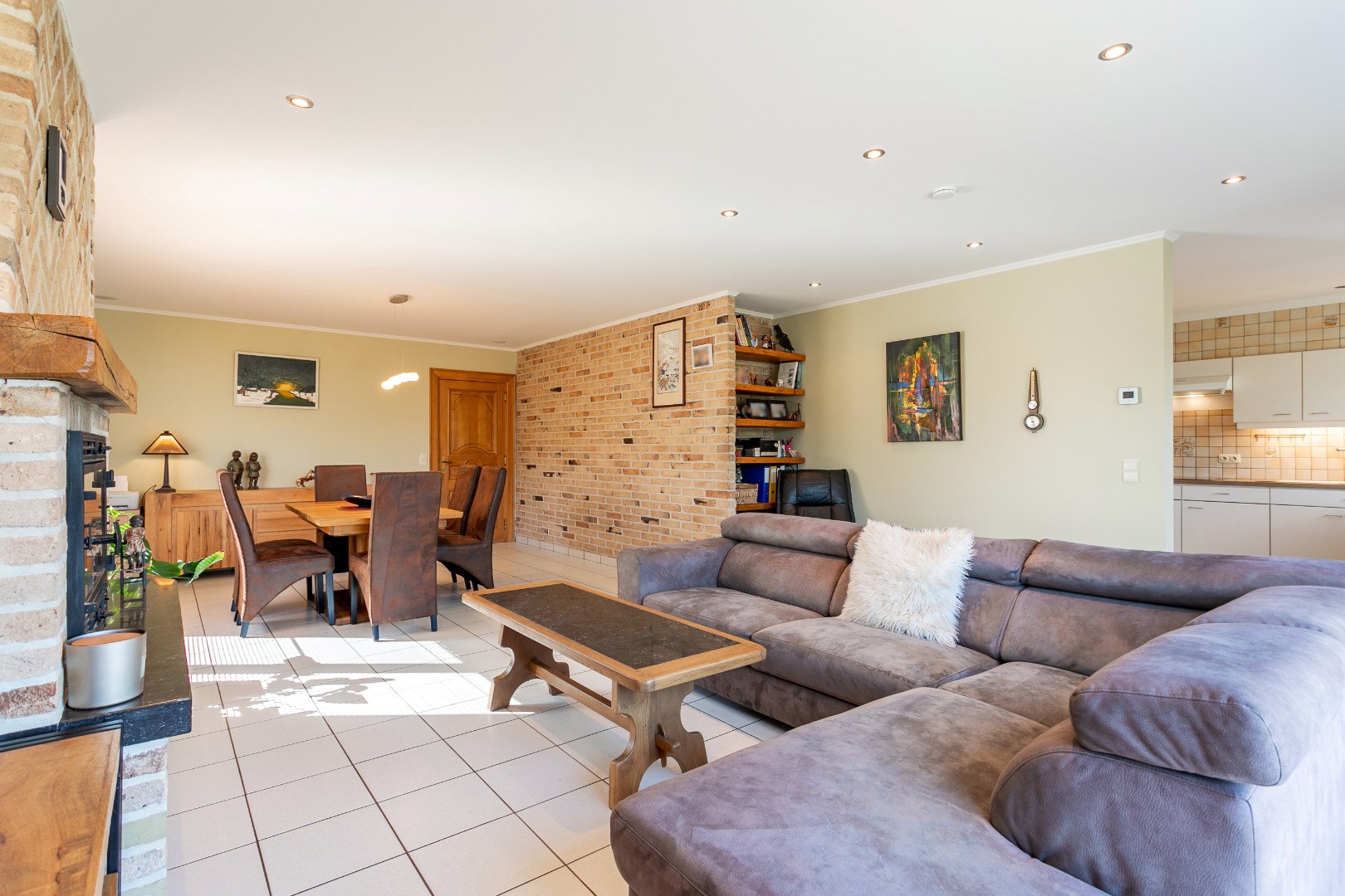 Instapklare gezinswoning met 3 slpk. en ruime tuin 