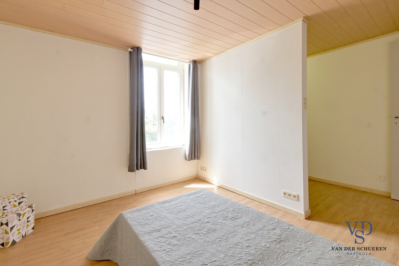 Ruime 3 slpk-woning met garage en tuin. 