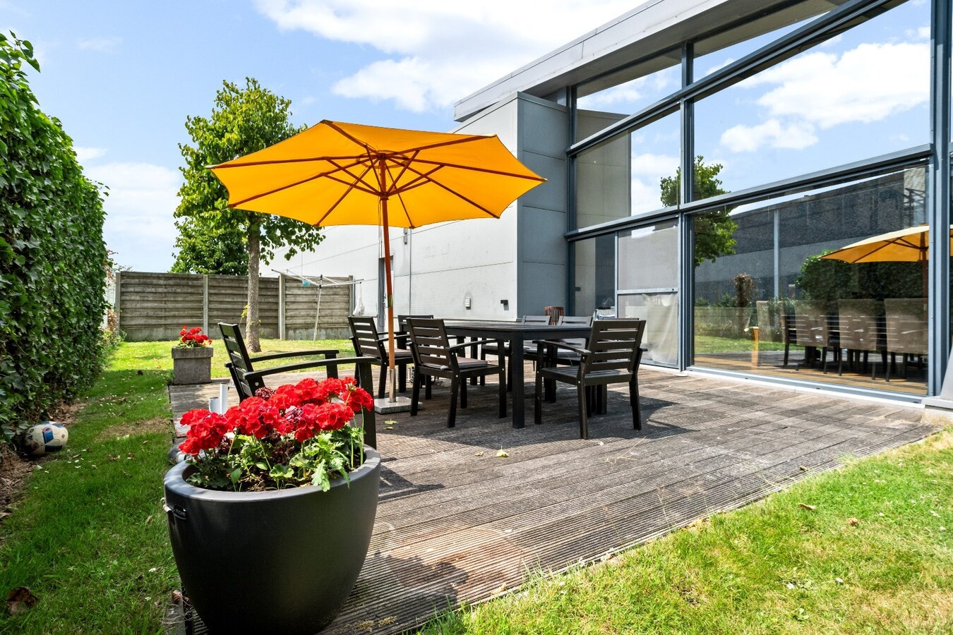 Bedrijfswoning met werkplaats op industrieterrein van Houthulst 