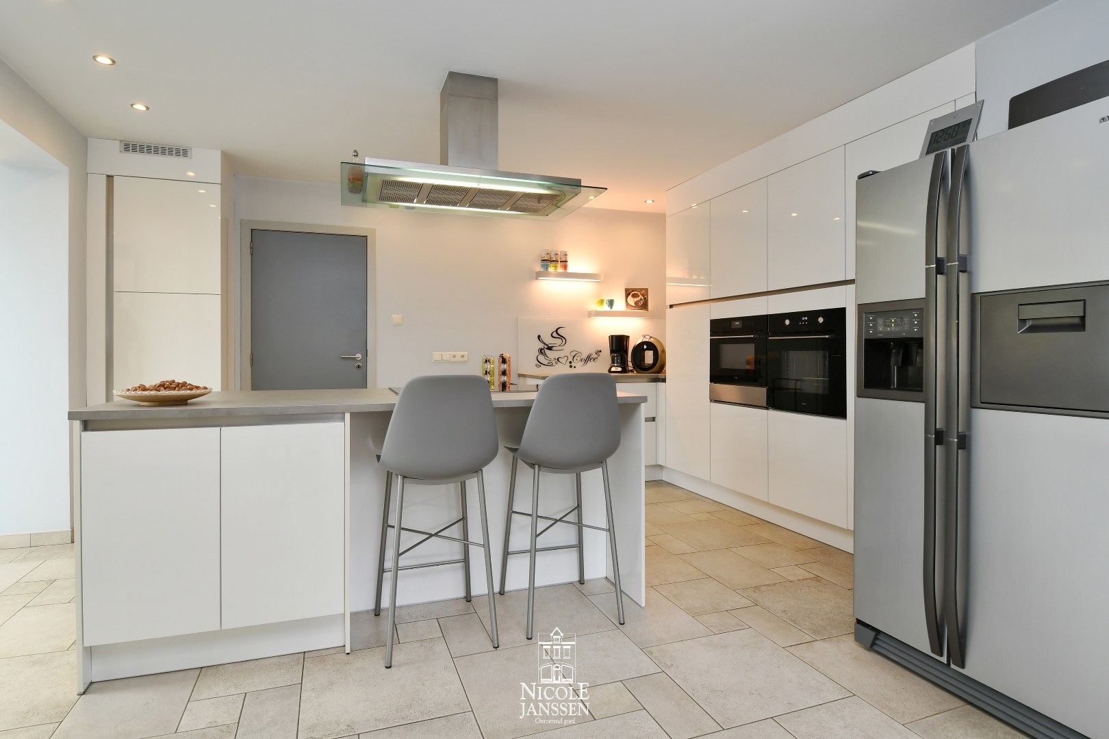 Volledig ingerichte keuken