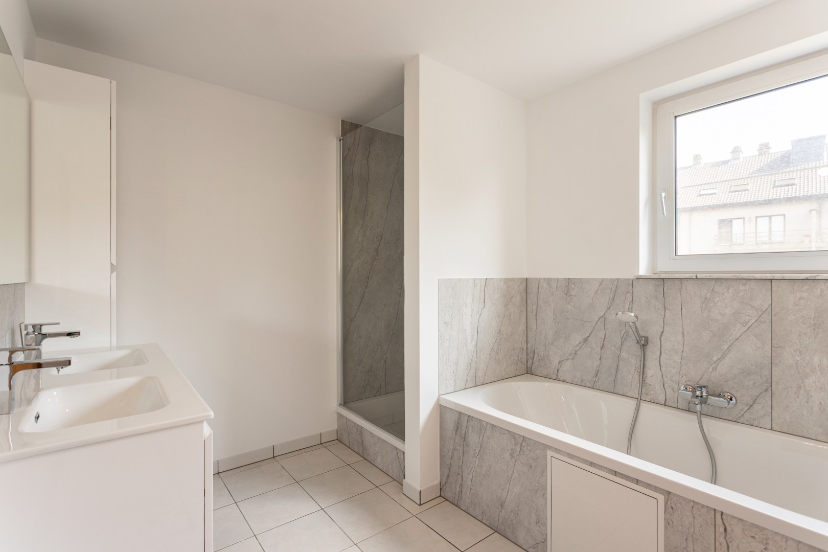 Verzorgde woning met 3 slpk, tuin en garage te Halle 