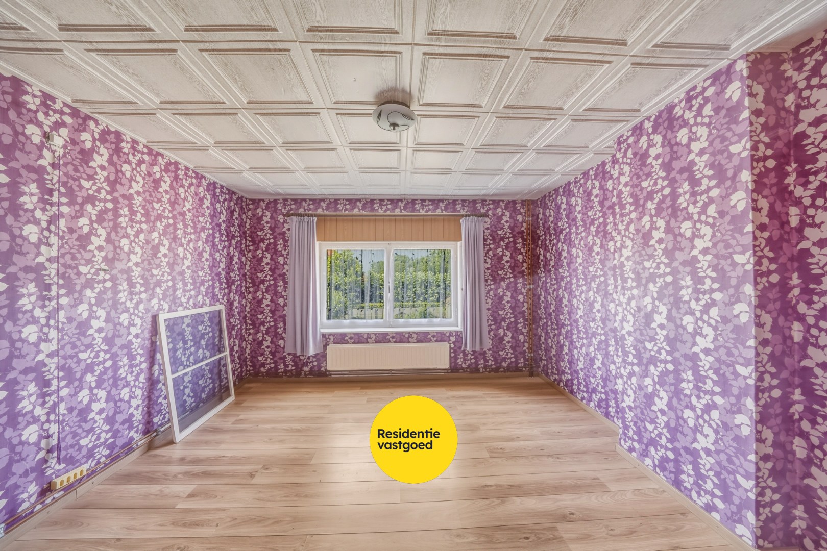 Ruime halfopen woning met 4 slaapkamers, tuin en garage 