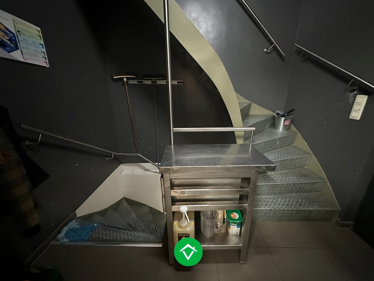 Combinatie wonen &amp; werken: horecazaak met woonst in Eernegem 