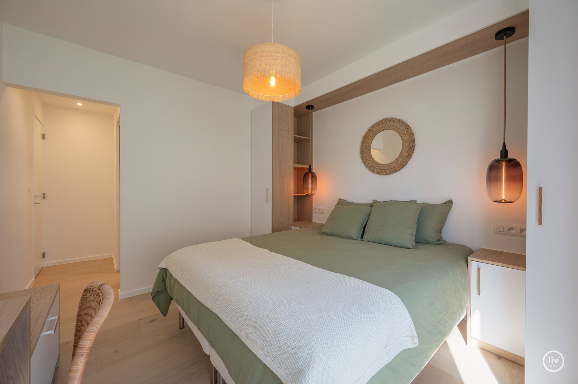 Appartement d'angle orienté au sud avec vue dégagée, situé dans une charmante résidence de villas à distance de marche de la digue de Duinbergen. 