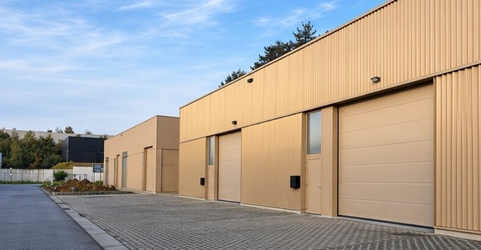 VEELZIJDIGE KMO-UNIT VAN 234m2 TE HUUR OP BEDRIJVEN PARK LAAR26 TE LUMMEN 