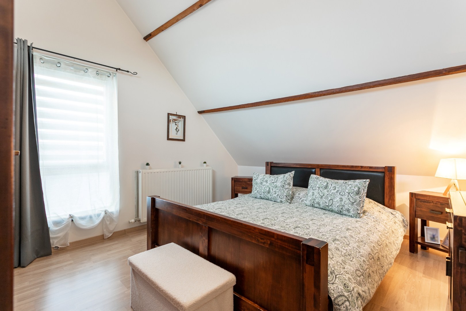 Opbrengsteigendom te koop met 3 app (+-100m²) én garagebox 