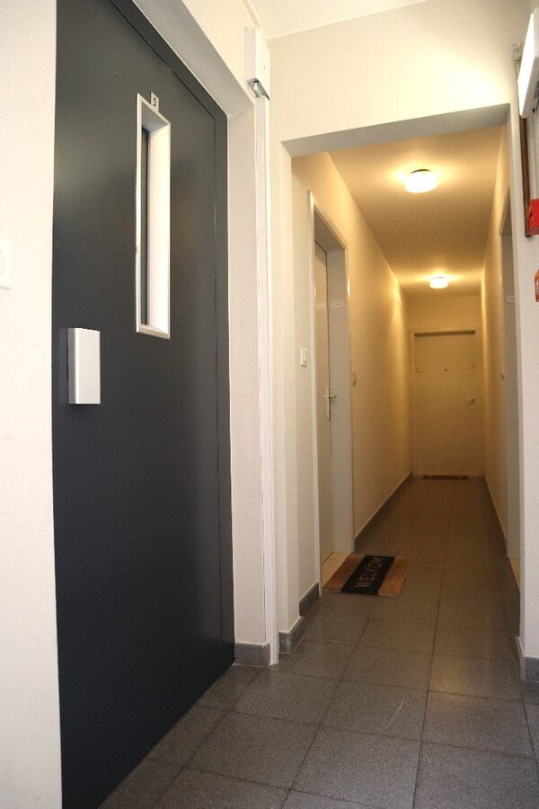 Mooi en goed onderhouden appartement met 2 slaapkamers (incl autostaanplaats) te Tienen 
