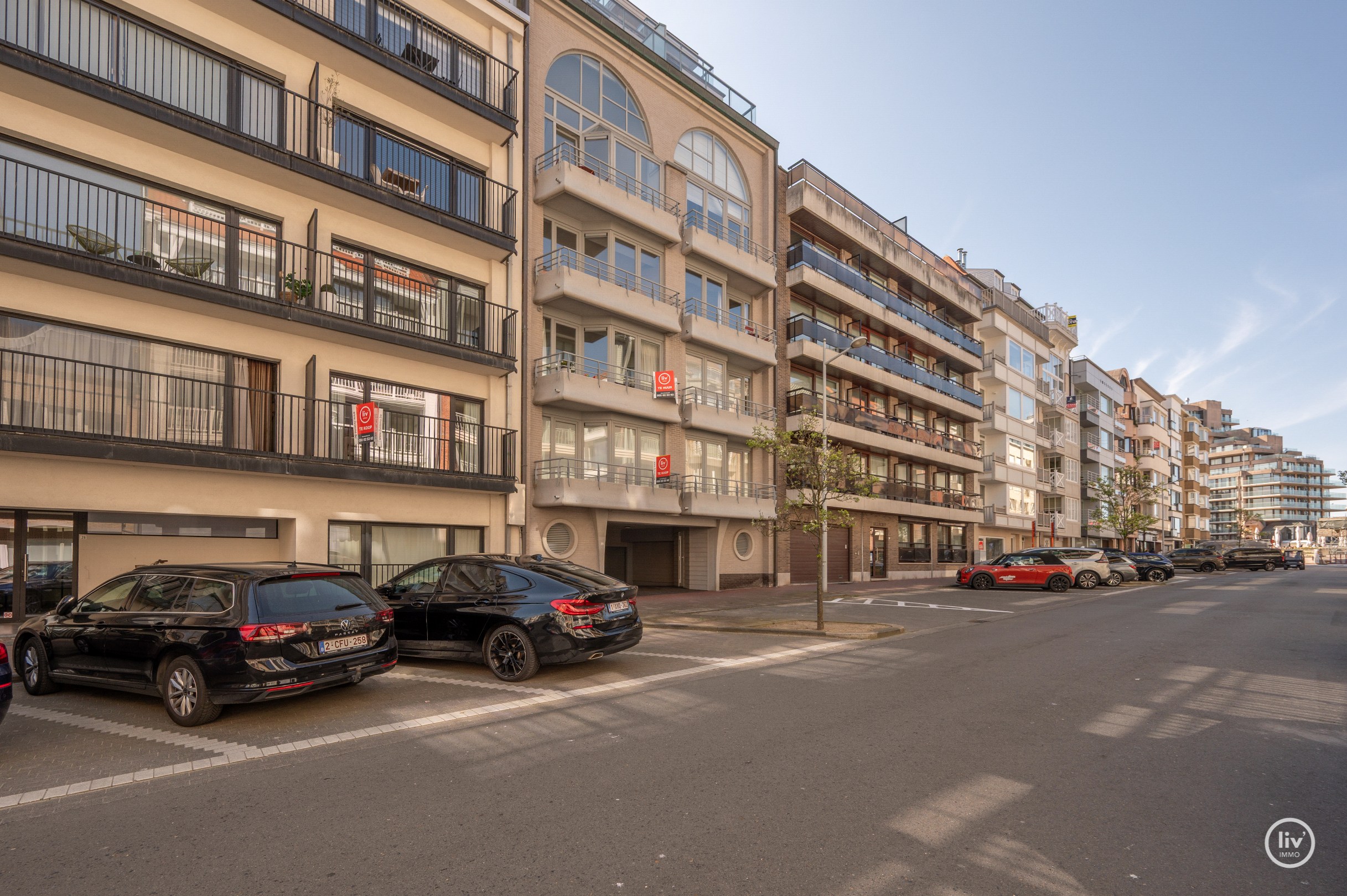 Spacieux duplex avec 3 chambres dans un emplacement de premier choix sur la Van Bunnenvaan à Knokke. 