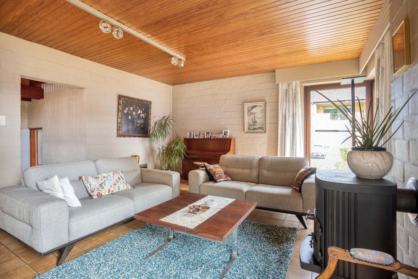 Woonkamer met houtkachel