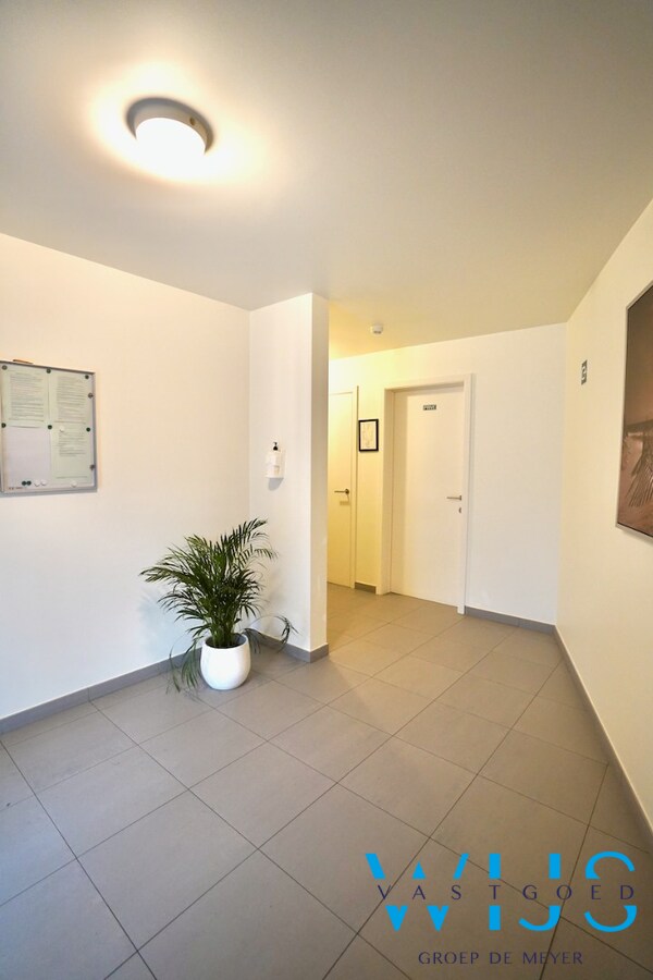 Prachtig lichtrijk appartement in het CENTRUM van ERTVELDE ! 