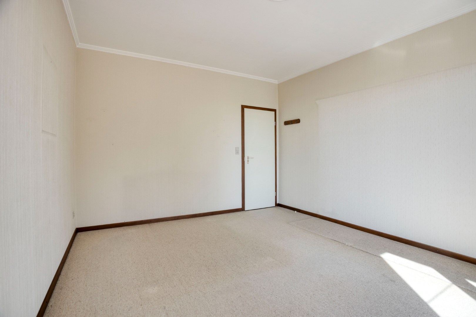 Slaapkamer 1 met doorgang nachthal