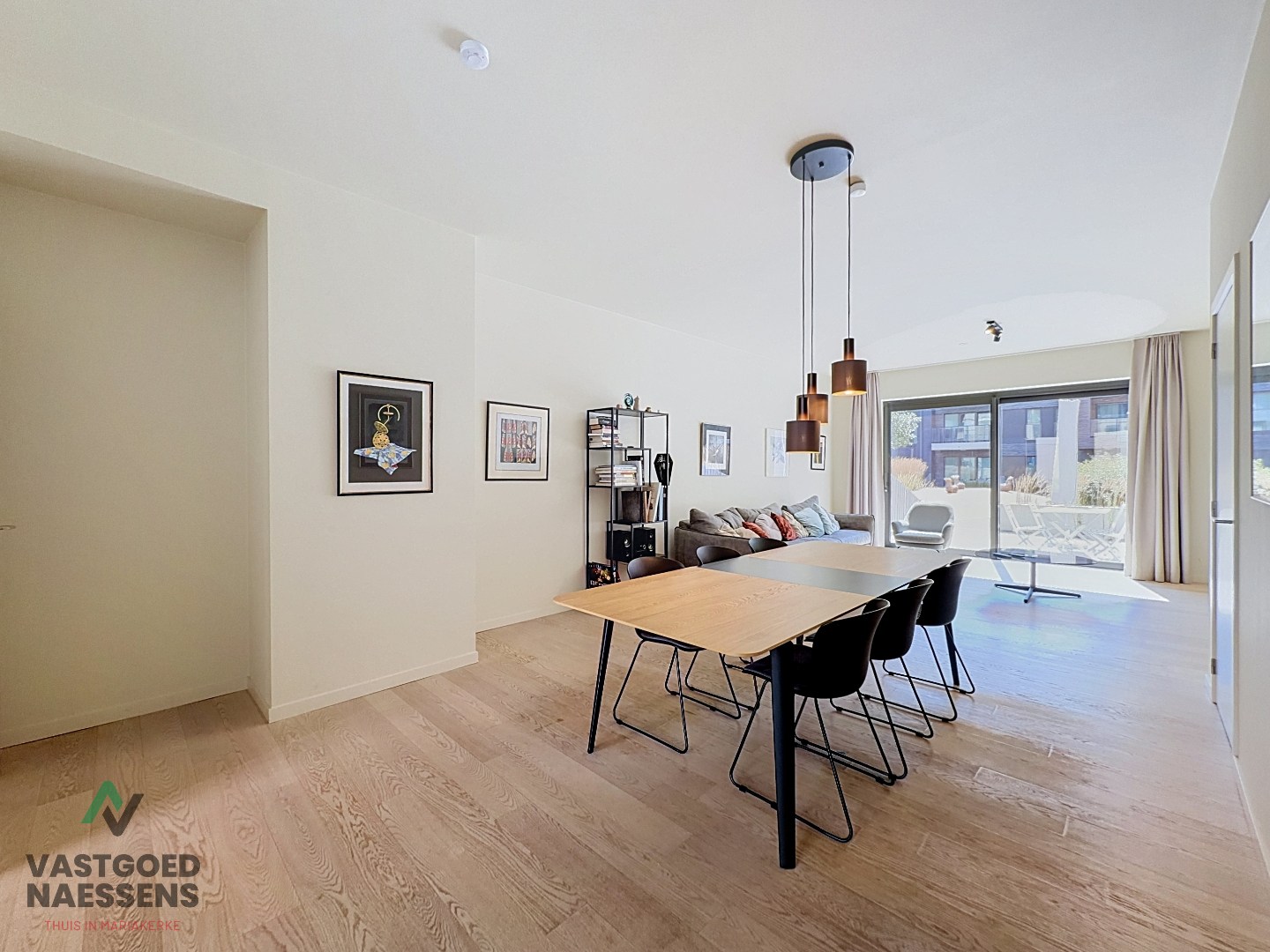 SCHITTEREND DUPLEX-APPARTEMENT – 3 SLPK – 2 BADKAMERS – ZONNIG TERRAS 