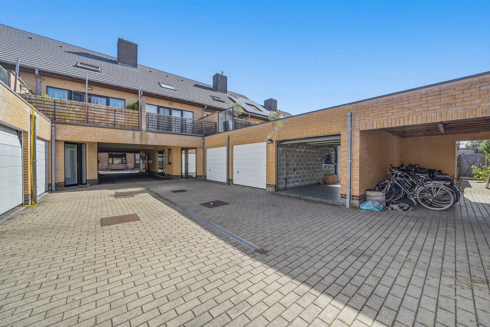 Instapklare energiezuinige woning met 4 slaapkamers, zonnige tuin en garage in Ettelgem 