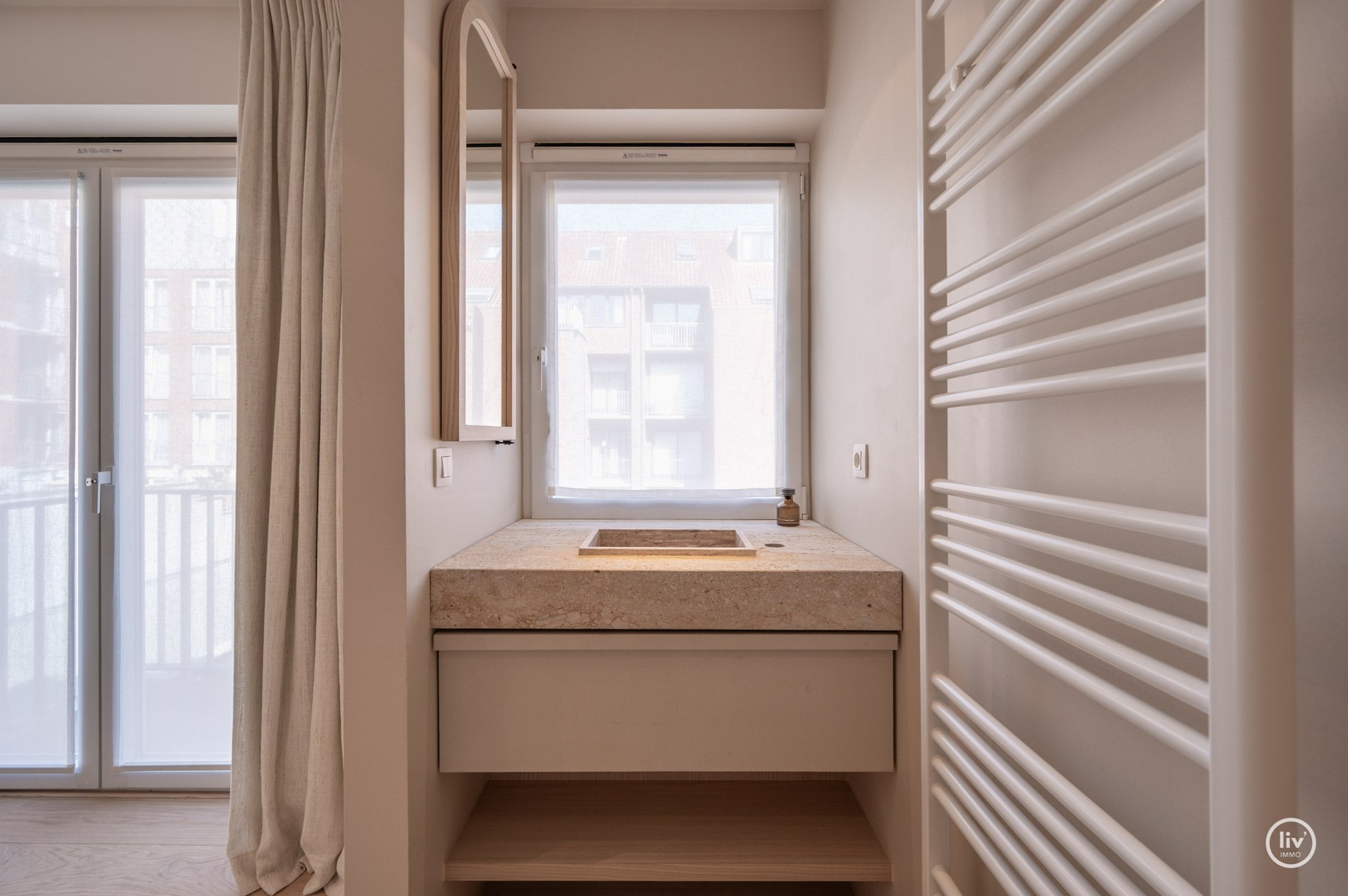 Appartement de plus de 3 chambres avec des finitions très luxueuses et possibilité de garage dans l'immeuble. 