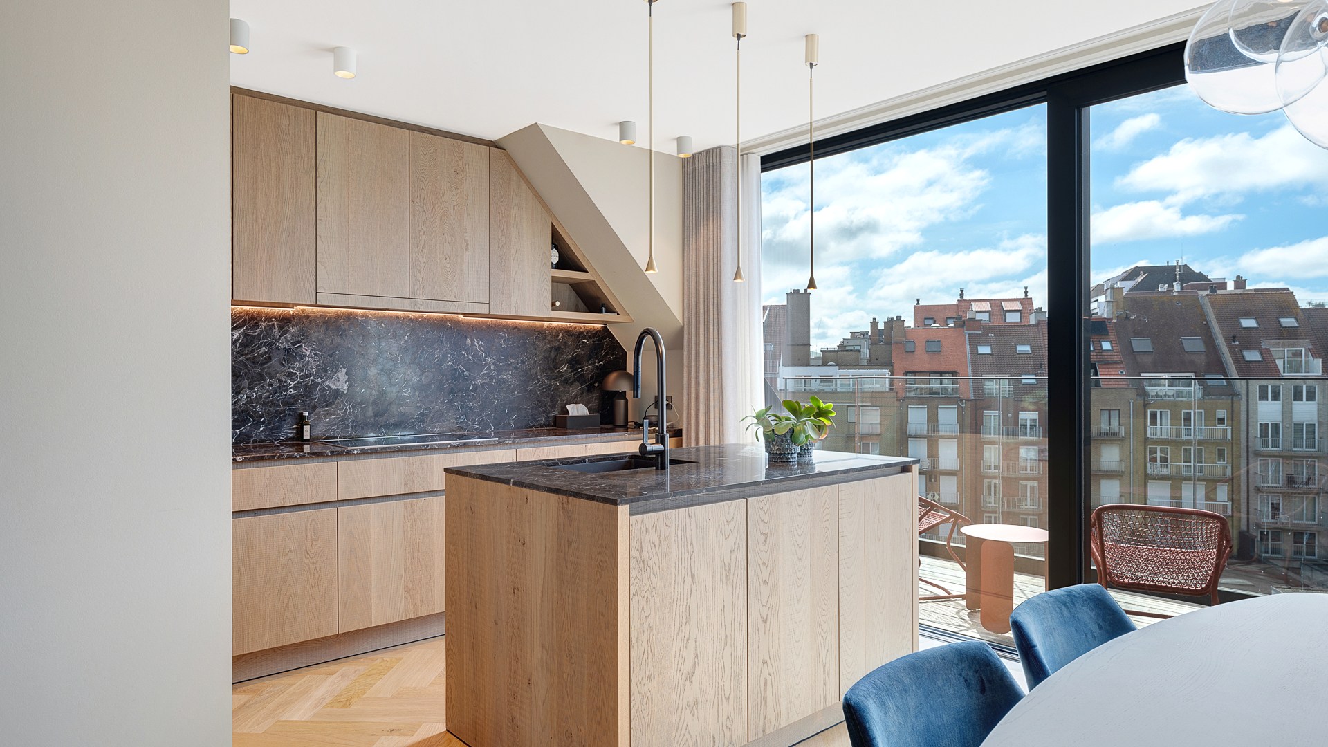 itzonderlijk duplex penthouse van 125 m² in residentie William, een recent en stijlvol gebouw (2020), perfect gelegen in het centrum van Knokke 