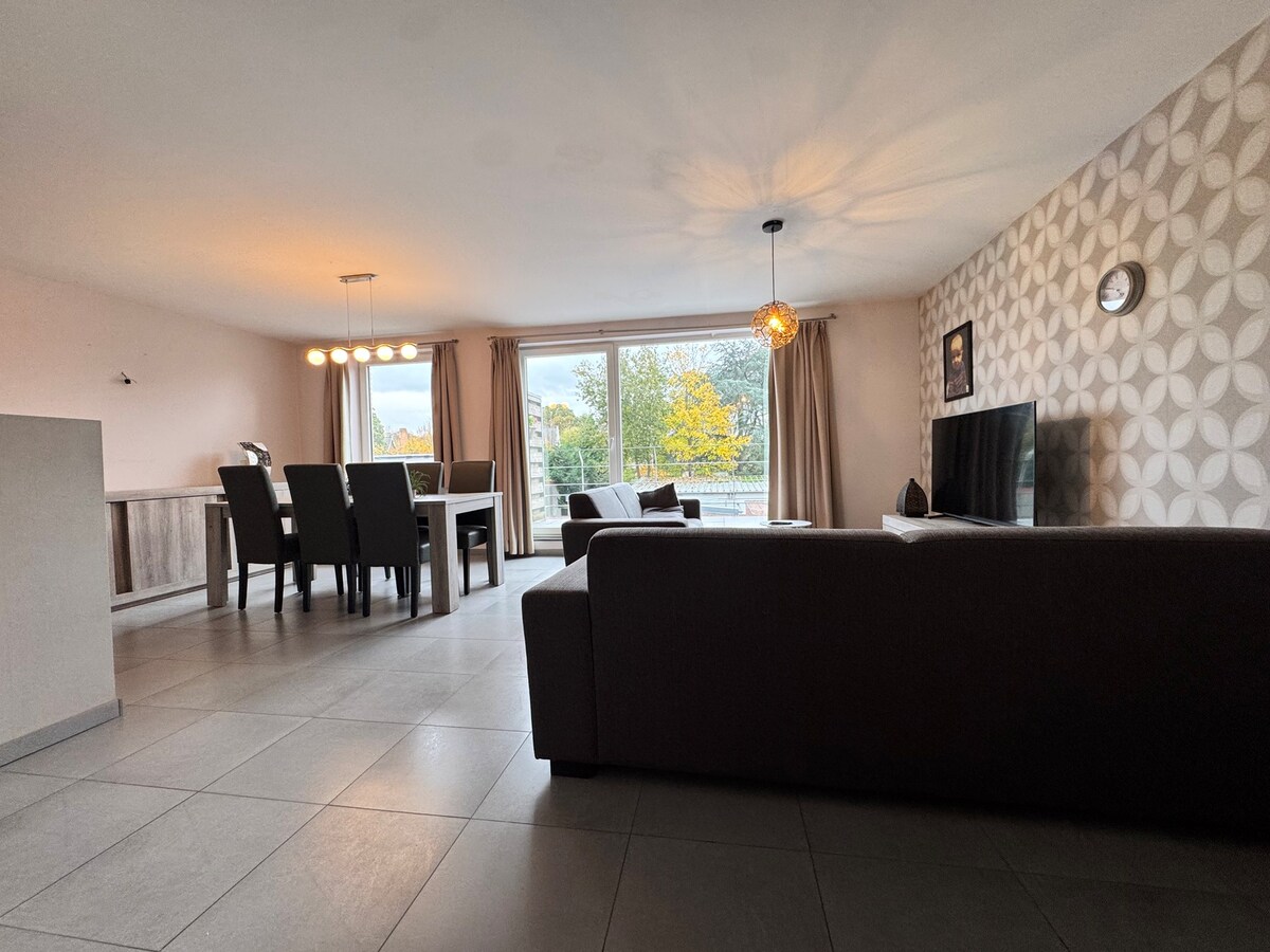 Instapklaar appartement met 2 slaapkamers en garage te Torhout 