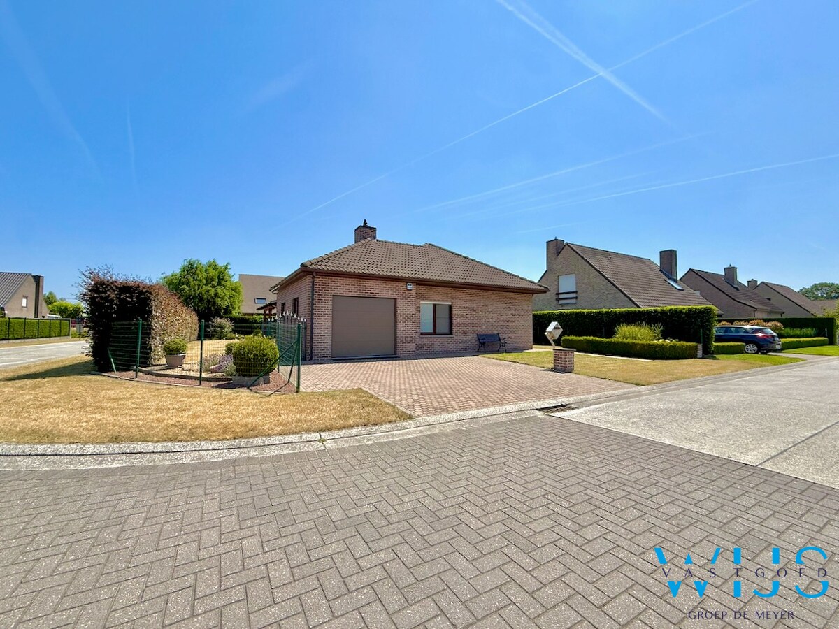 Verzorgde bungalow in woonwijk te Assenede ! 