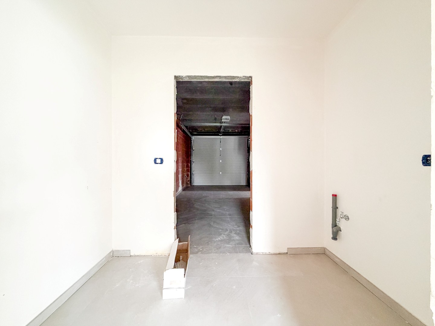 Rustig gelegen energiezuinige nieuwbouwwoning met 4 slpk, op ruim perceel, Torhout. 