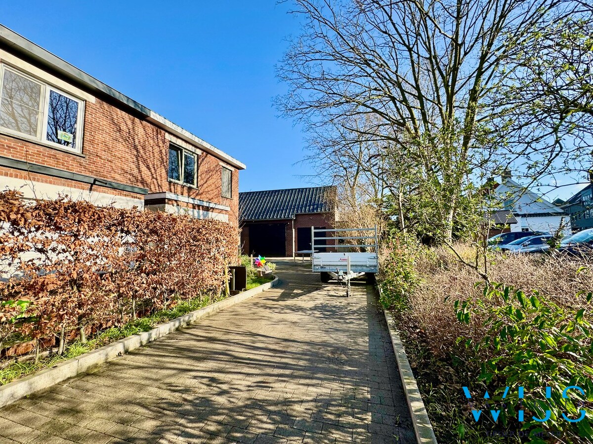 Instapklaar &amp; energiezuinig woonhuis met LOODS te Kluizen ! 