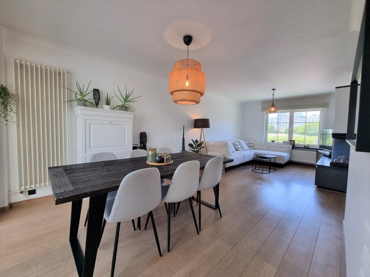 Magnifiek gelegen gezinswoning met garage &amp; oprit te Heist 