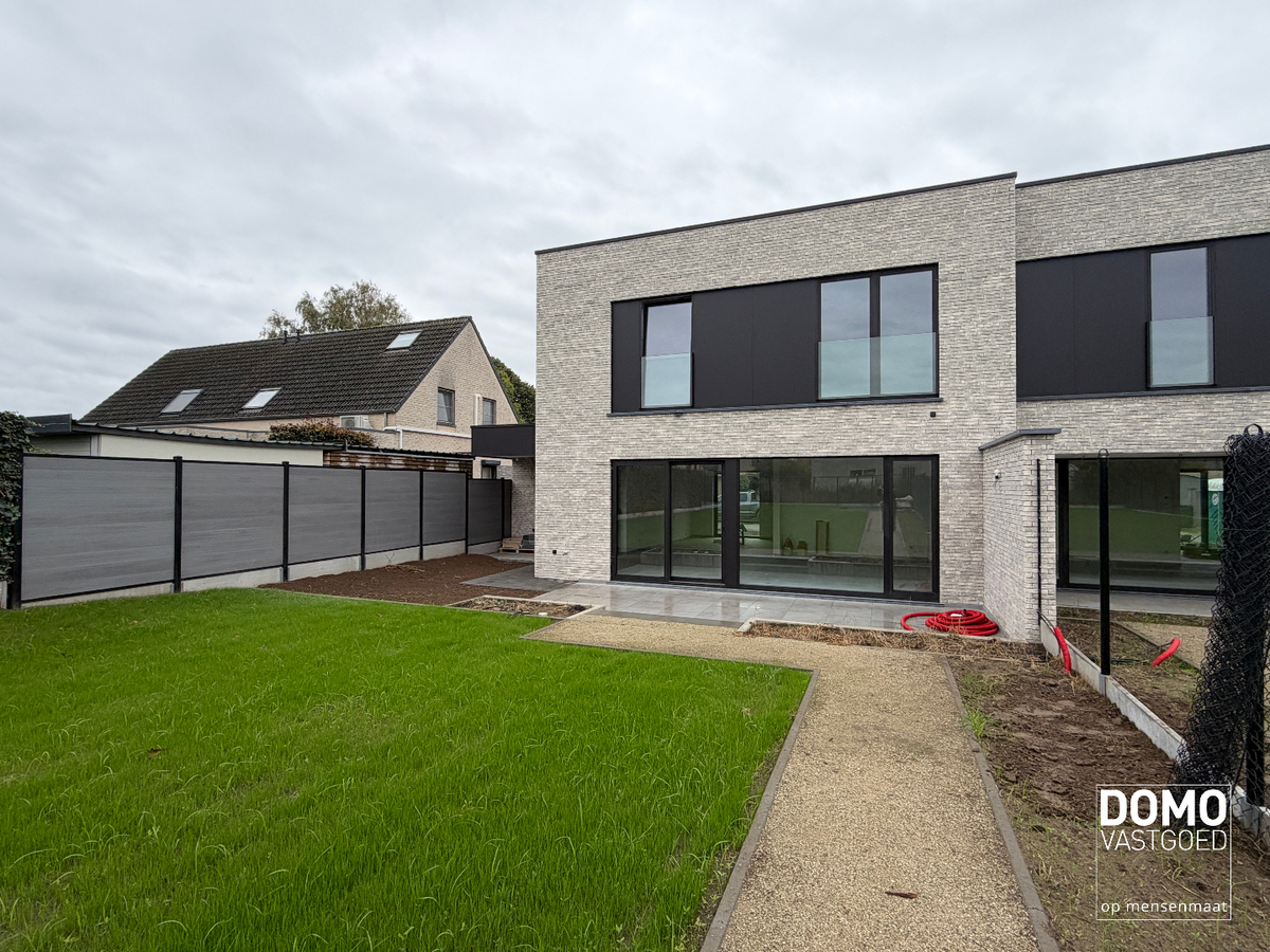 EXCLUSIEVE ENERGIEARME NIEUWBOUWWONINGEN MET 4 SLAAPKAMERS, TUIN &amp; CARPORT IN HARTJE KERMT (HASSELT) 