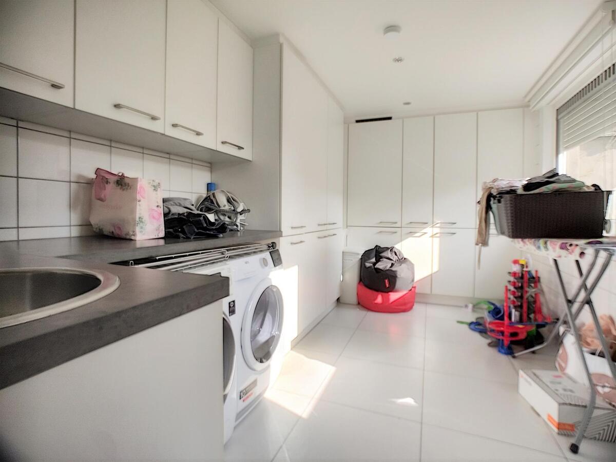 Goed gelegen, kwalitatief gerenoveerde gezinswoning - Heist 