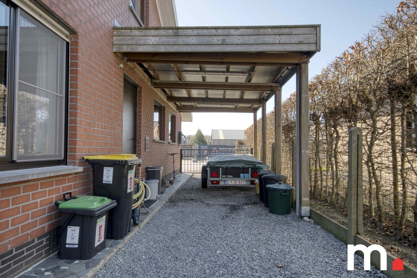 Mooie en welgelegen bungalow in centrum Oostrozebeke ! EPC B ! 