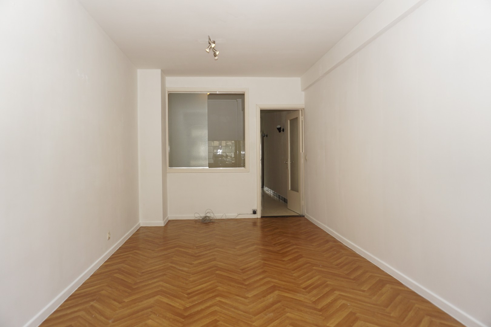 ONGEMEUBELD 1 SLP APP. GELEGEN KONINGSSTRAAT 