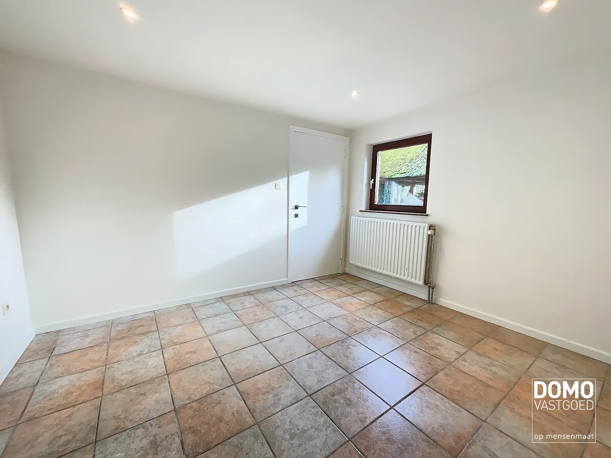 LANDELIJKE WONING MET 3 SLAAPKAMERS EN TUIN IN LUMMEN 