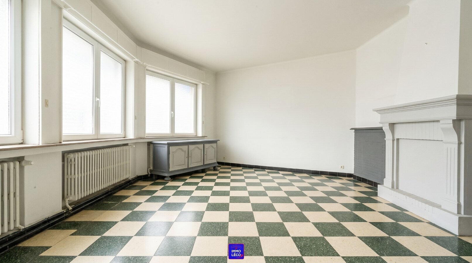 Appartement rez-de-chaussée avec cour, en plein centre-ville ! 