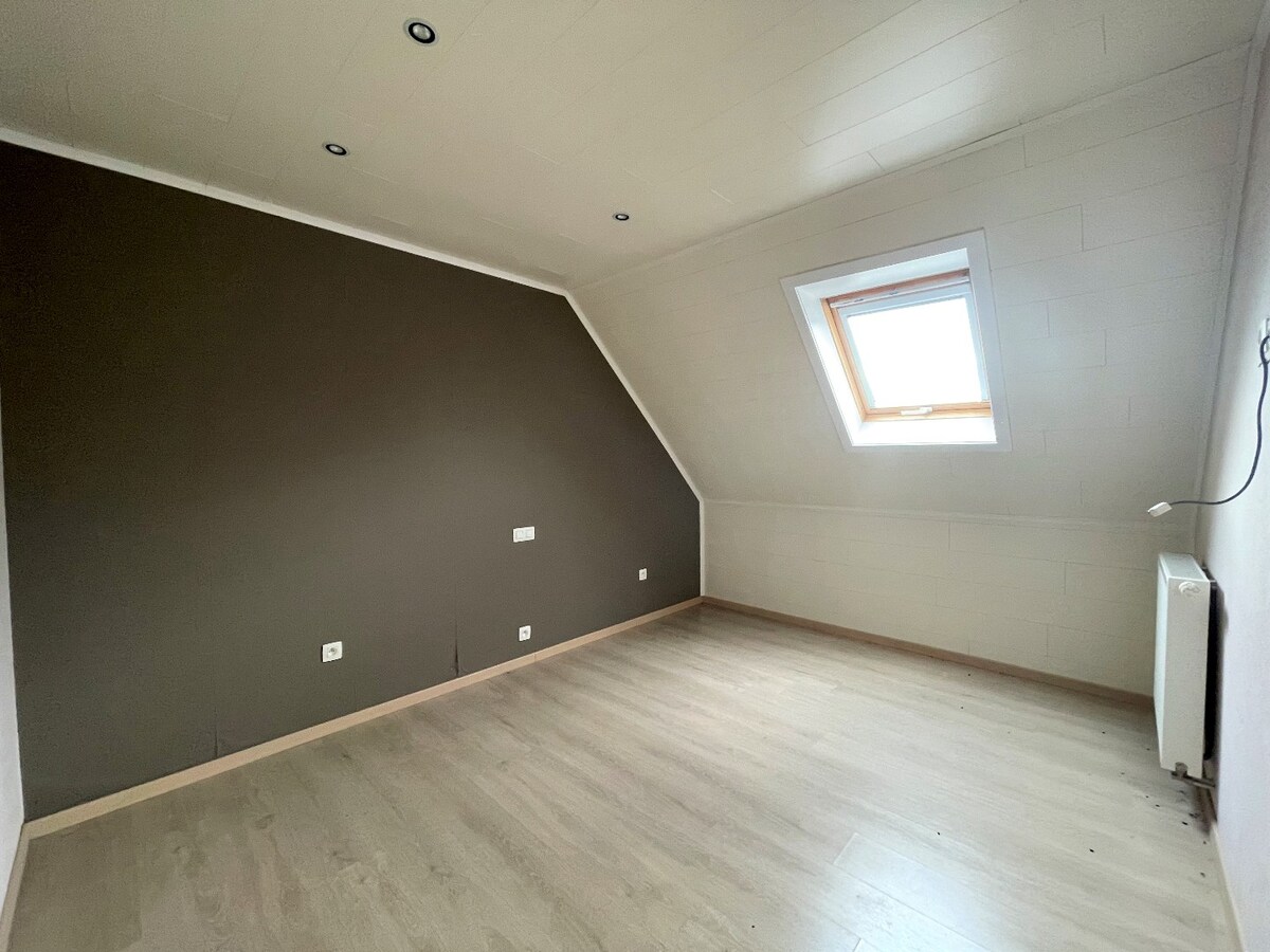 Ruime  woning met 4 slaapkamers en terras in centrum Tielt 