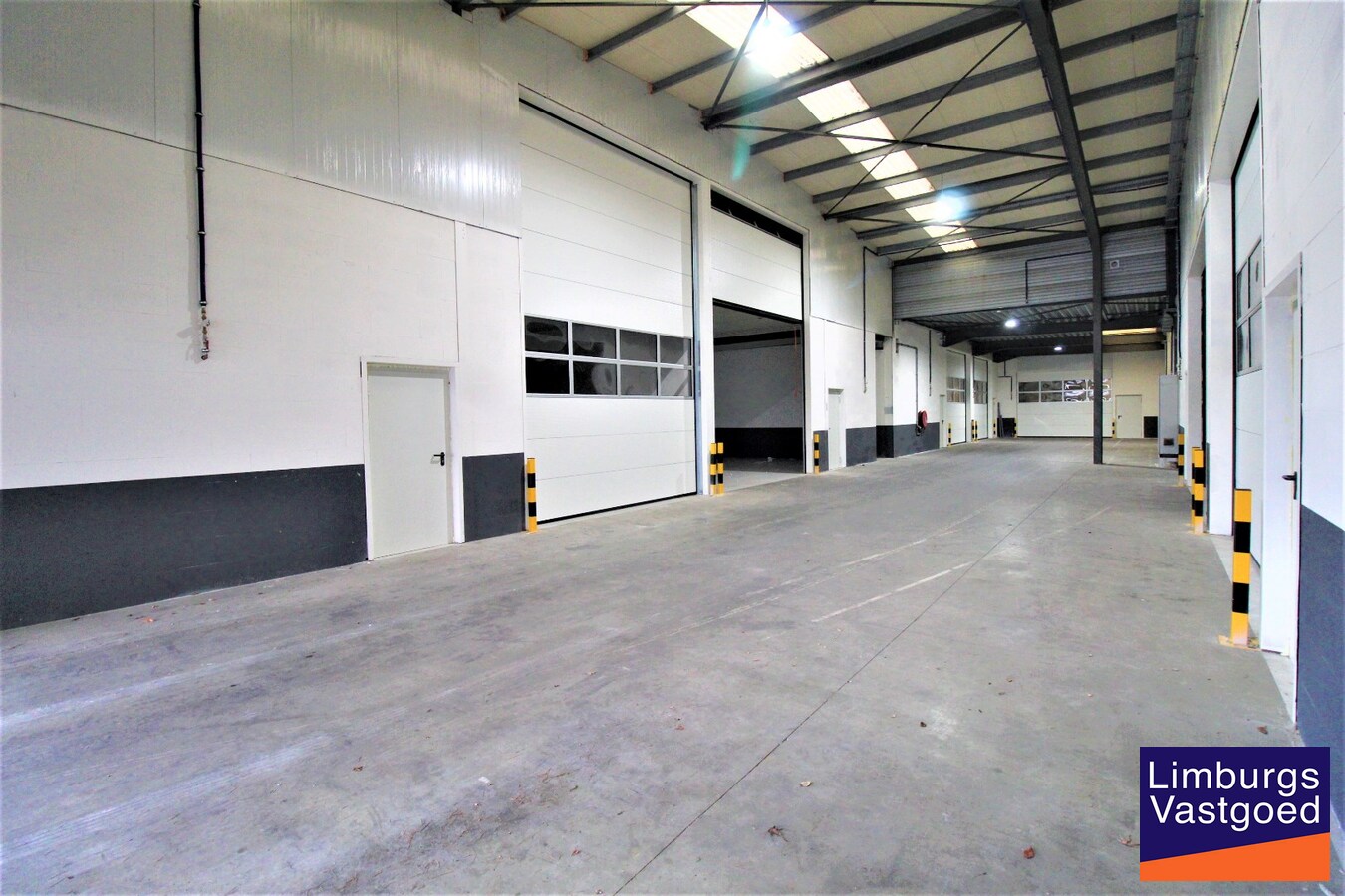 DE BEER - KMO UNITS - v.a. 110 m² tot 478 m² - Nabij E 313 