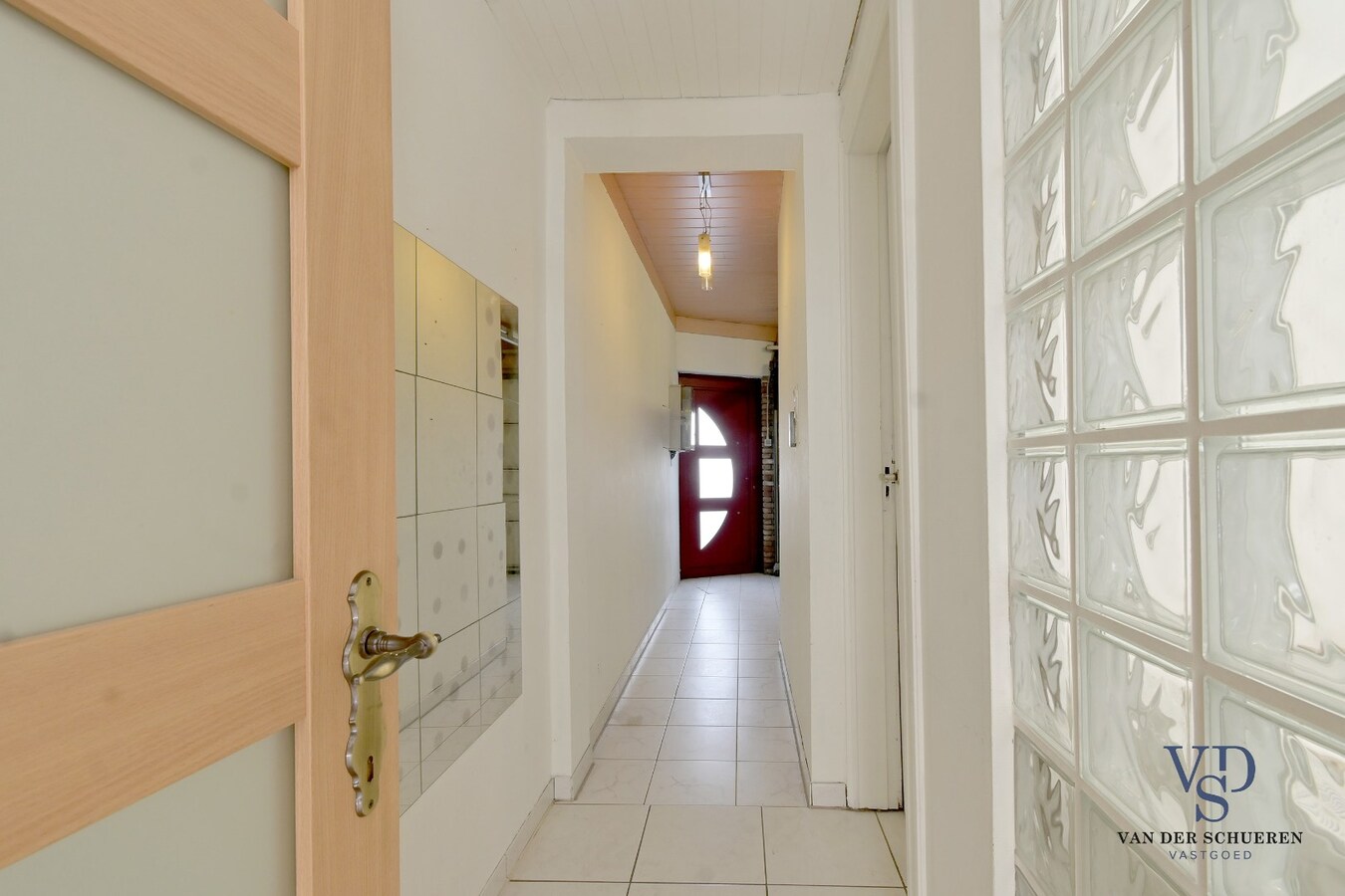 Ruime 3 slpk-woning met garage en tuin. 