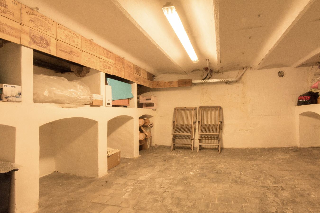 Gelijkvloers luxe 2-slk-appartement met privatieve tuin. 