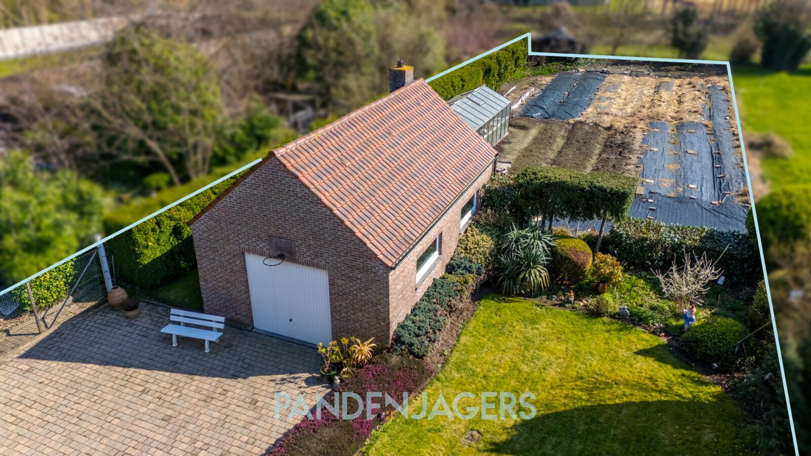 Ruime open bebouwing met bijgebouw te Duffel 