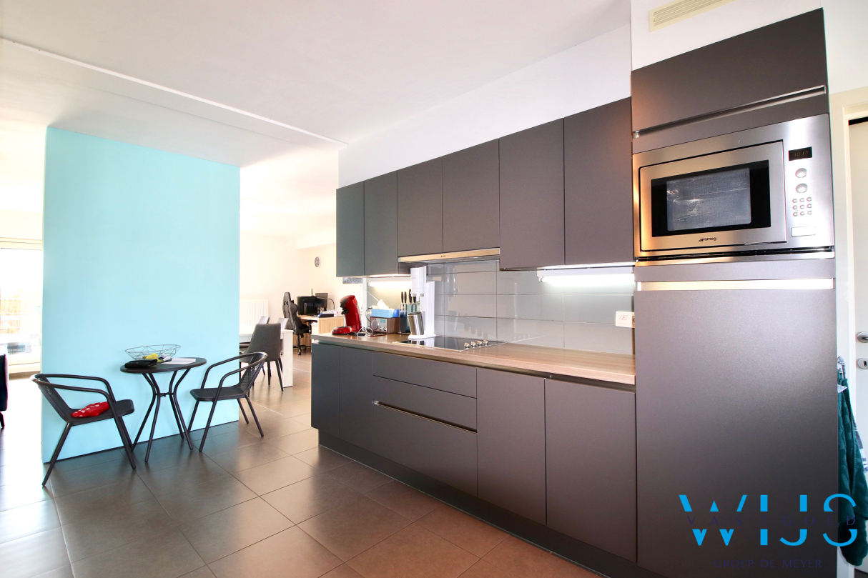 Instapklaar appartement met ZEER RUIM zonneterras te Ertvelde ! 