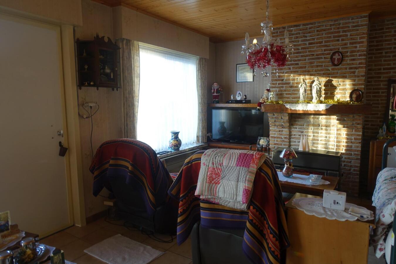 Alleenstaande woning op ruim perceel van 1035 m² 
