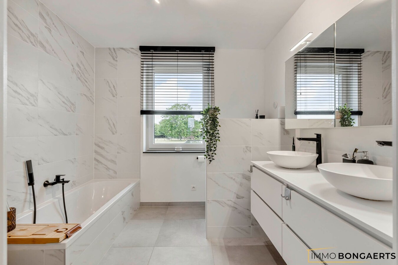 Recente gezinswoning met 3 slaapkamers 
