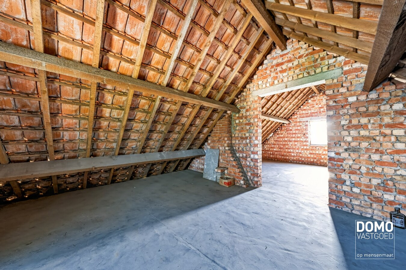 Zeer goed onderhouden woning op 9 are met potentieel 